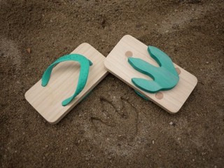 Dino-feet