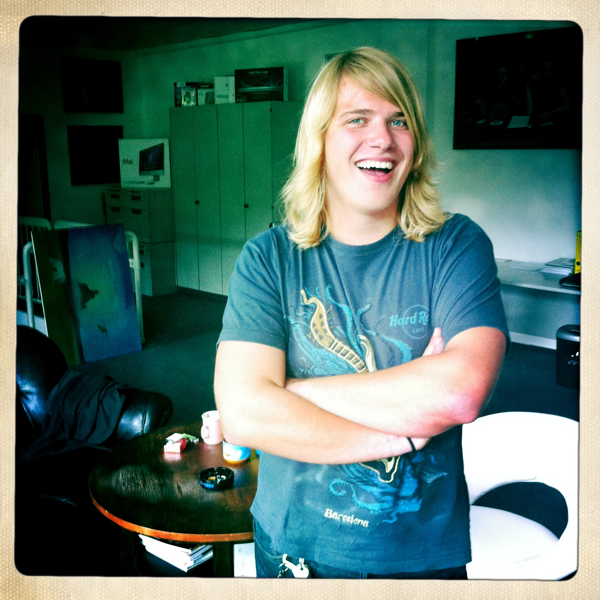 Hip 333898944.436445