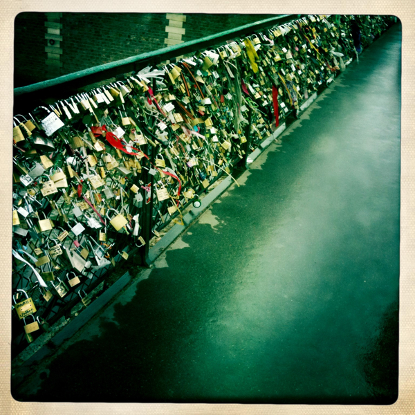 Hip 332679445.297230