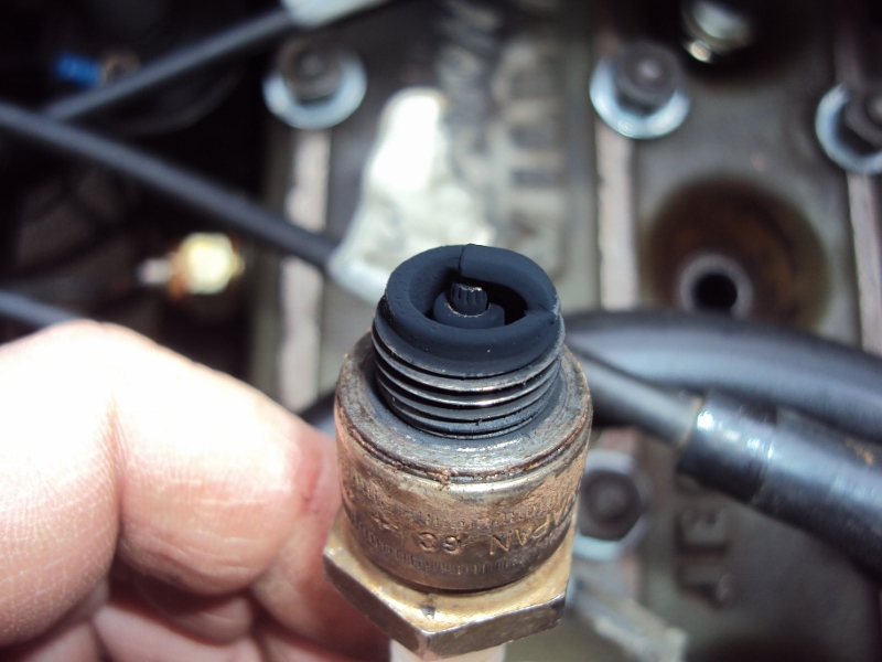 Blackened and sooty spark plugs I may be stupid, but...... HMVF