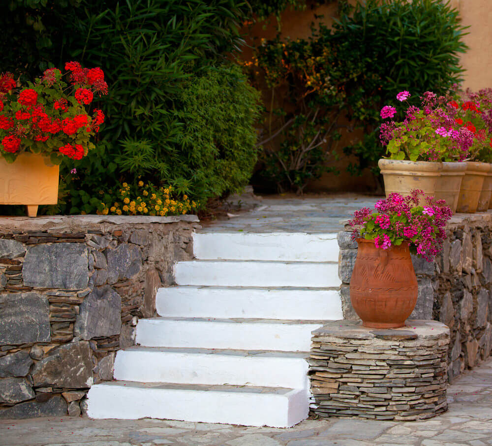 64 Outdoor Steps with Flower Planters and Pots Ideas (Pictures)