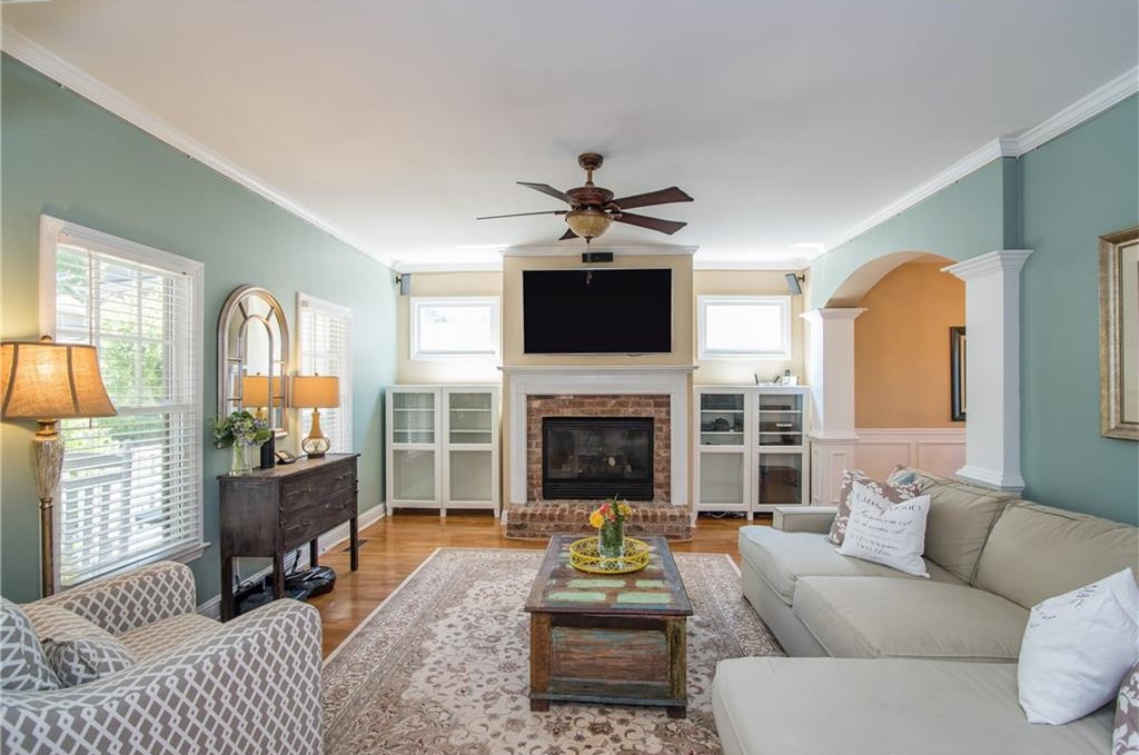 Living room in beautiful Atlanta starter home