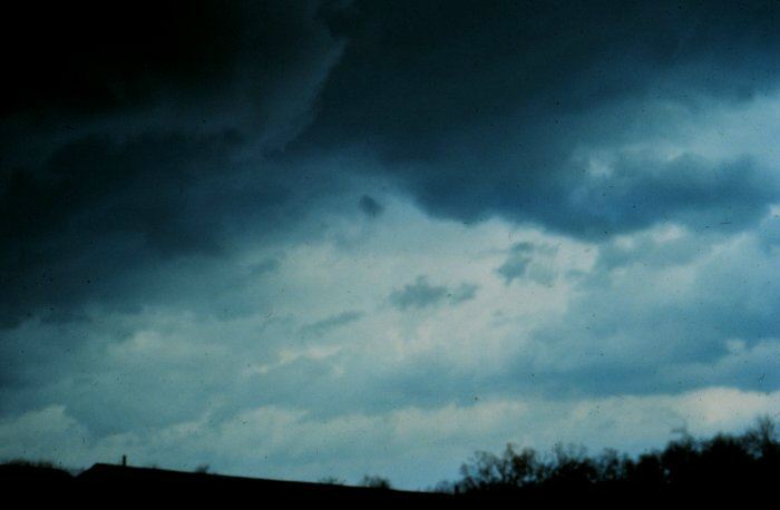 Nimbostratus_noaa_wea02042