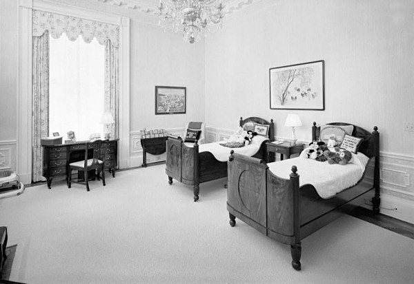 West-bedroom-1992-ne