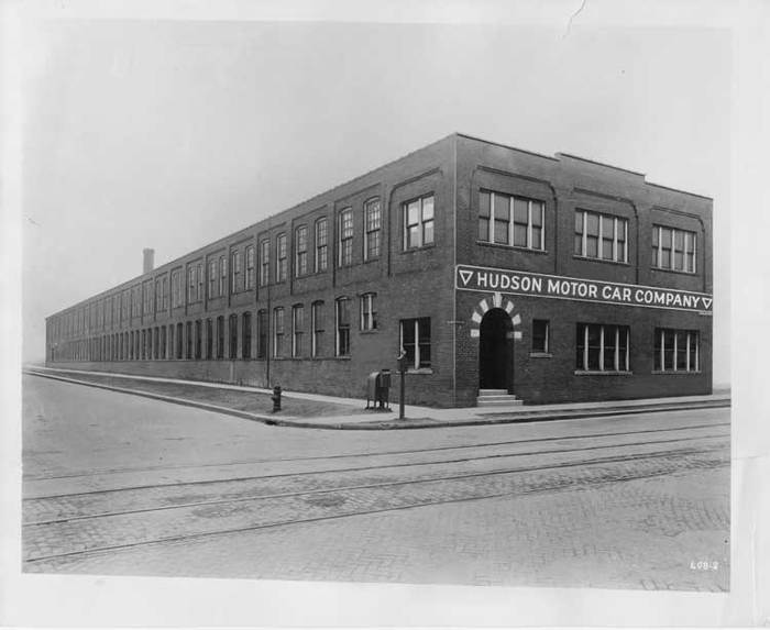 First_hudson_motor_car_company_factory_1909