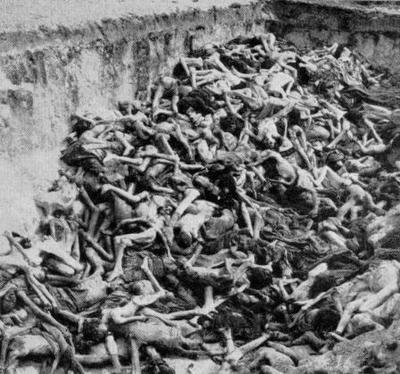 Holocaust_mass_grave_belsen_kuiks_19886