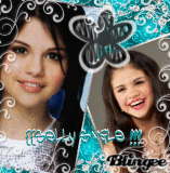 {{ selena SonRiEntE !!! ---->MUY LINDAA
