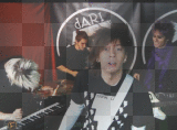 dario il suo grupppo e la sua maglia "tank u"xD