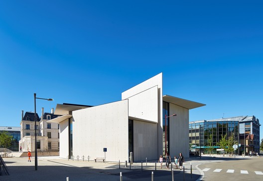 Centro Nacional de Design Gráfico Le Signe / MOATTI-RIVIERE - Imagem 8 de 19