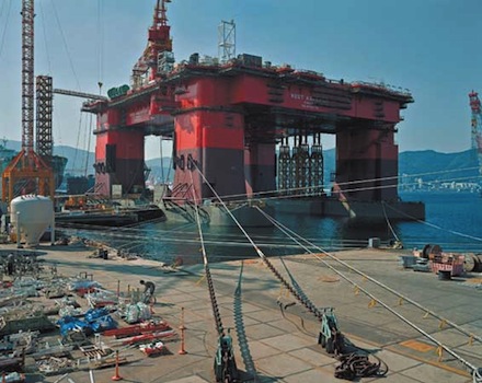 StruthSemiSubmersibleRigDSMEShipyardGeojeIsland2007 StruthSemiSubmersibleRigDSMEShipyardGeojeIsland2007