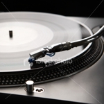 Ist2_3605114_vinyl_player_medium
