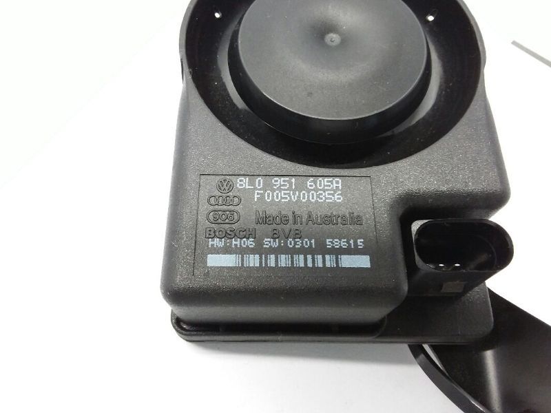 20062008 Audi A4 B7 Sedan Alarm Siren Horn OEM 8L0951605A eBay