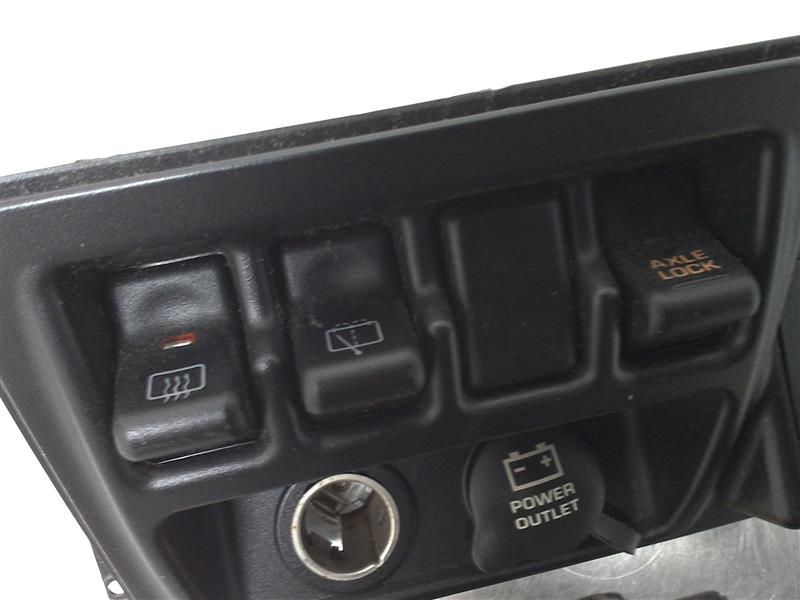 03 04 05 06 JEEP WRANGLER RUBICON HARD TOP SWITCHES IN Dash Bezel