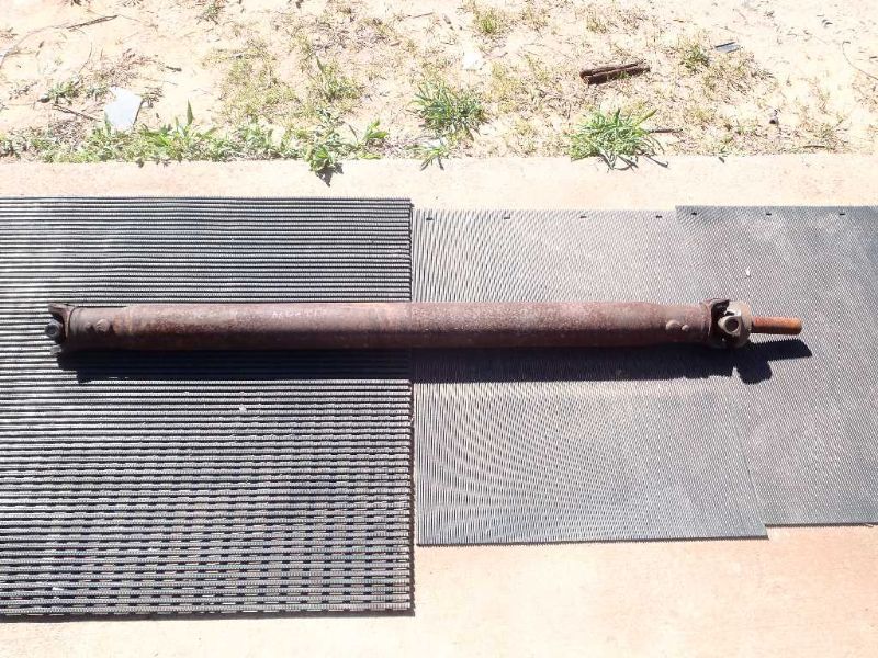 Purchase 2005 05 FORD RANGER REAR DRIVE SHAFT REG CAB 6' BED AT 3.0L