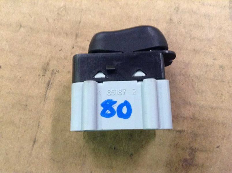 00 01 02 03 04 05 FORD EXCURSION REAR QUARTER PANEL VENT WINDOW SWITCH eBay