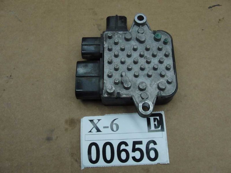 2007 2008 Infiniti G35 sedan radiator cooling fan control module