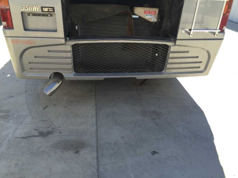 06 Fleetwood Providence RV Motorhome Rear Fiberglass Bumper Cap Clip w