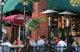 Hotel Boulderado patio dining