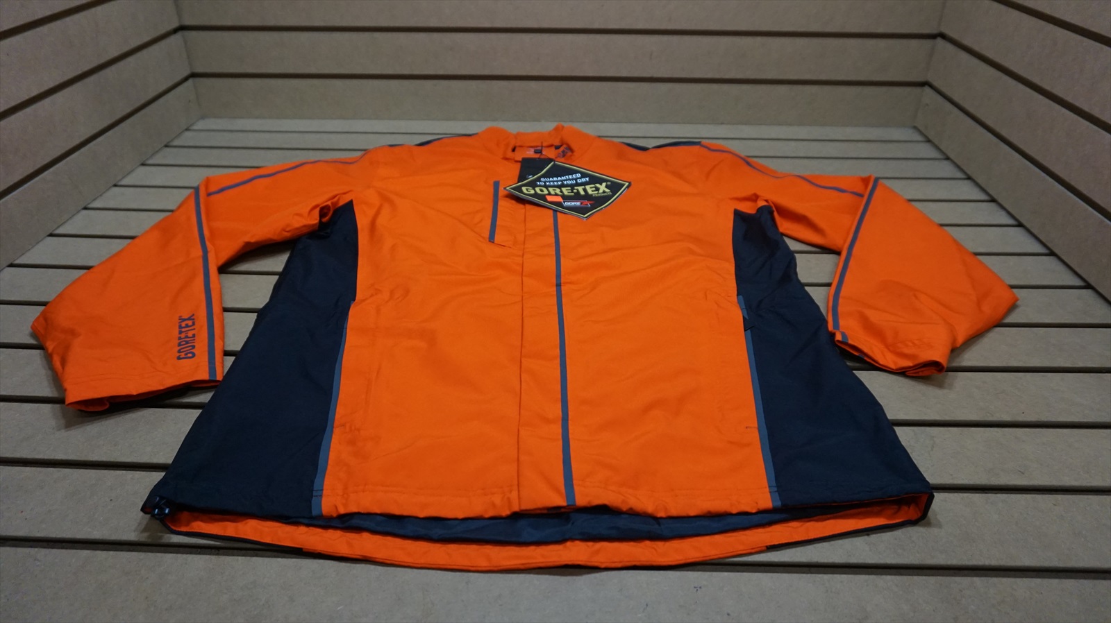 NEW Adidas Golf GoreTex Rain Jacket Mens Size Medium Orange/Grey 64B