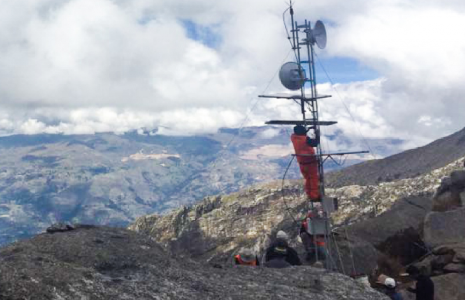 Sistema de monitoreo de lagunas glaciares optimizará gestión de riesgos