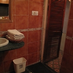 Room 123 bathroom