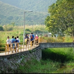 沿小路入楊家村