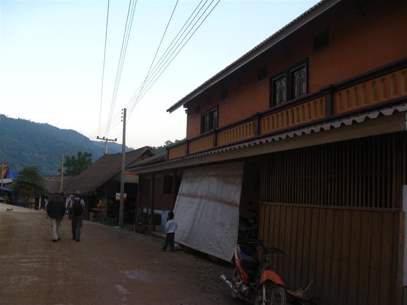 Main street Pakbeng