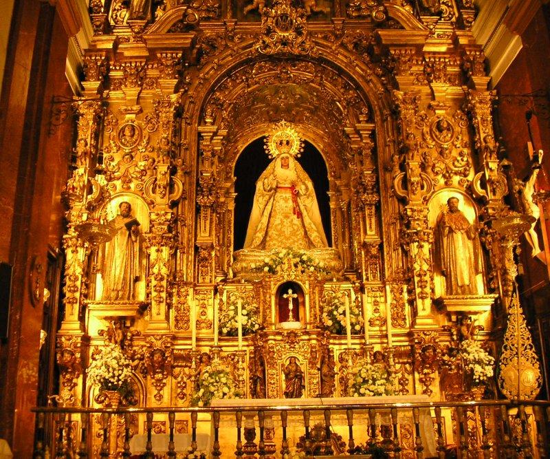 This is the Esperanza de Triana. One of the most venerated statues of the Virgin.