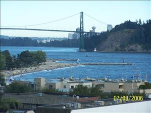Ambleside Park beach