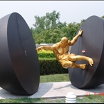 sculpture of famous person 