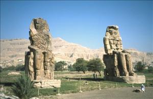 COLOSSI OF MEMNON, LUXOR - VALLEY OF THE KINGS