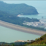 the dam of the Shek Pik Reservoir 石壁水塘水壩