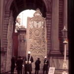 Entrada Palacio con soldados