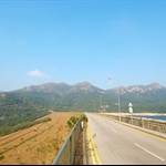 石壁水塘水壩車路