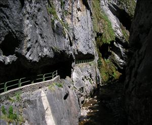 A walk through the Cares gorge....