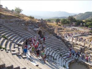 EPHESUS - THEATRE - THE CROWDS ARRIVE