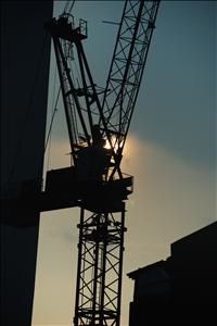 Crane hikes the sky....