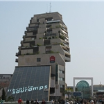 .. apparently unsupported Ibis hotel....
