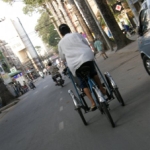Cyclos to the bus station.