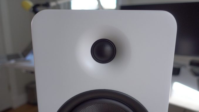 Hands-on: Kanto YU5 Bookshelf Speaker System