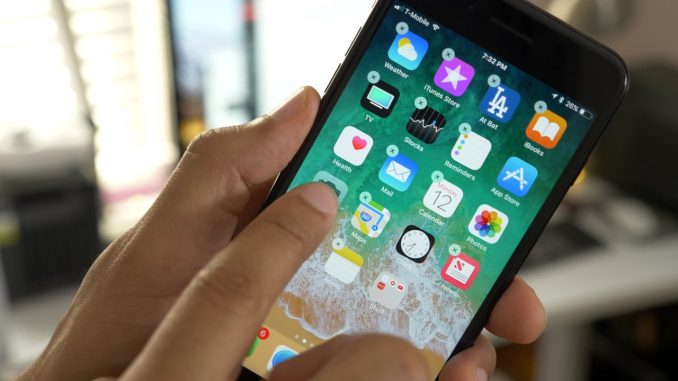 Move multiple apps on iPhone using iOS 11 drag and drop