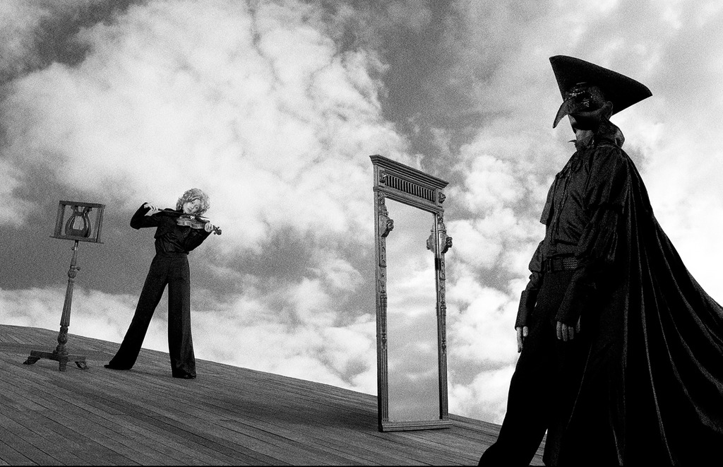 Tragedia-dell'arte_2006_photography-by-kazunali-tajima-01-02
