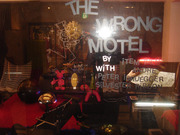 01_the-wrong-motel_2007-11