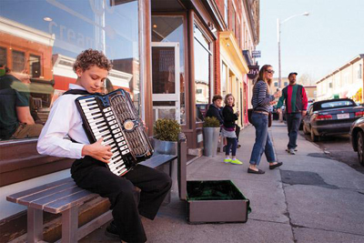 ACCORDIAN PLAYER