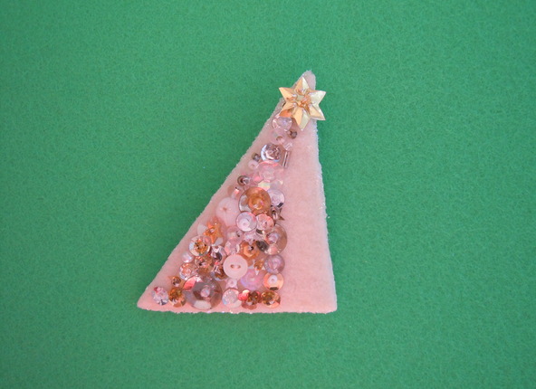 Sequin-encrusted Christmas tree pin