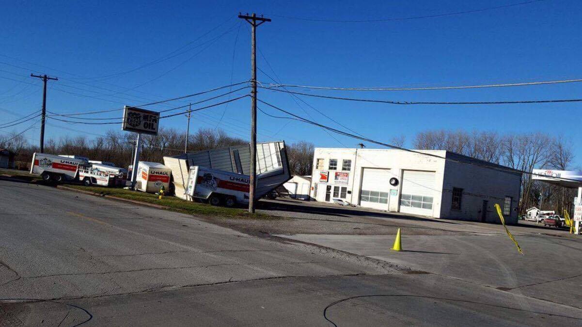 UPDATED GALLERY — Storm damage reported in the Carrollton area KMZU