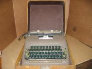 Smith Corona Sterling Vintage 1940's Type Writer With Case
