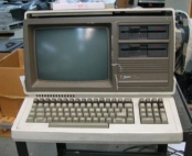 Zenith ZWG-121-32 Computer W/2 Disk Drives