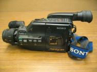 Sony CCD-F401 Handycam Video8 Camcorder 8x Zoom