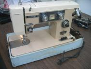Yamazaki SWA-2000 Deluxe Zig Zag Sewing Machine